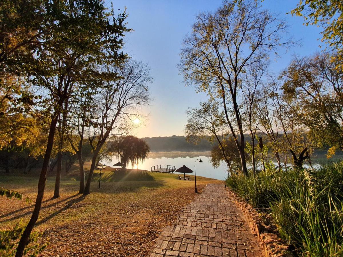 Premier Hotel Roodevalley Pretoria-Noord エクステリア 写真